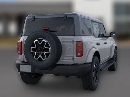 Ford Bronco Outer Banks 4 Door 4x4 2026 — side view