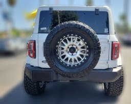 Ford Bronco Outer Banks 4 Door 4x4 2026 — side view