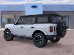 Ford Bronco Outer Banks 4 Door 4x4 2026 — side view