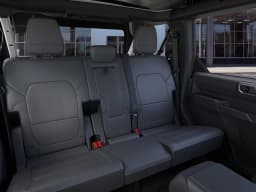 Ford Bronco Outer Banks 4 Door 4x4 2026 — side view