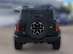 Ford Bronco Outer Banks 4 Door 4x4 2026 — side view