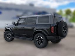 Ford Bronco Outer Banks 4 Door 4x4 2026 — side view