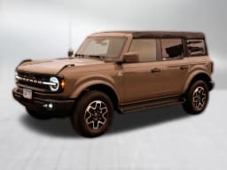 Ford Bronco Outer Banks 4 Door 4x4 2026 — side view