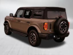 Ford Bronco Outer Banks 4 Door 4x4 2026 — side view