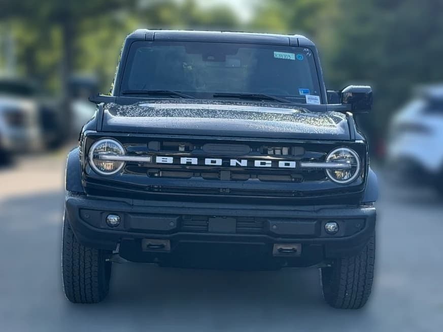 Ford Bronco Outer Banks 4 Door 4x4 2026 — side view
