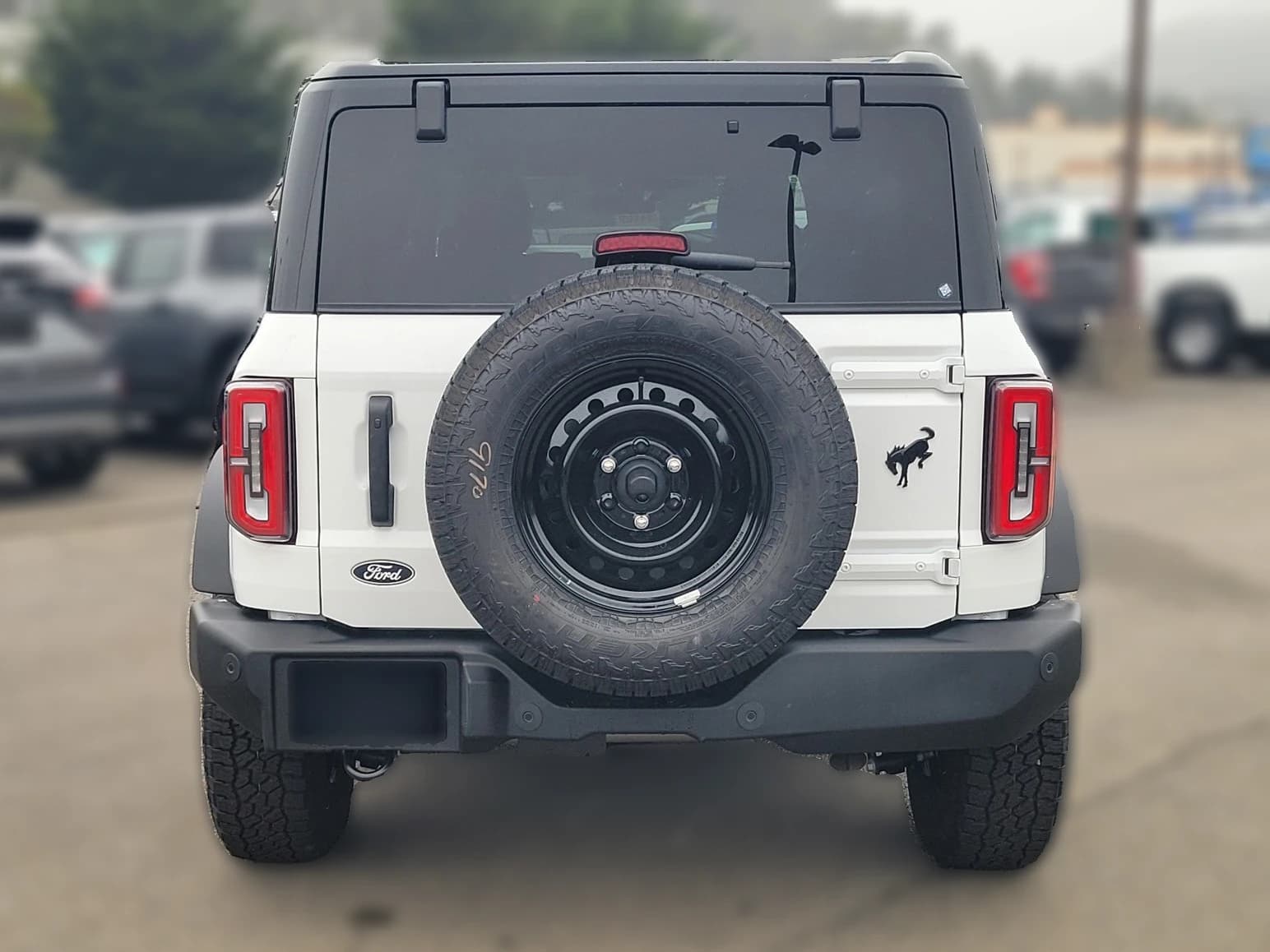 Ford Bronco Outer Banks 4 Door 4x4 2026 — side view