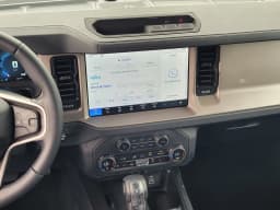 Ford Bronco Outer Banks 4 Door 4x4 2026 — side view