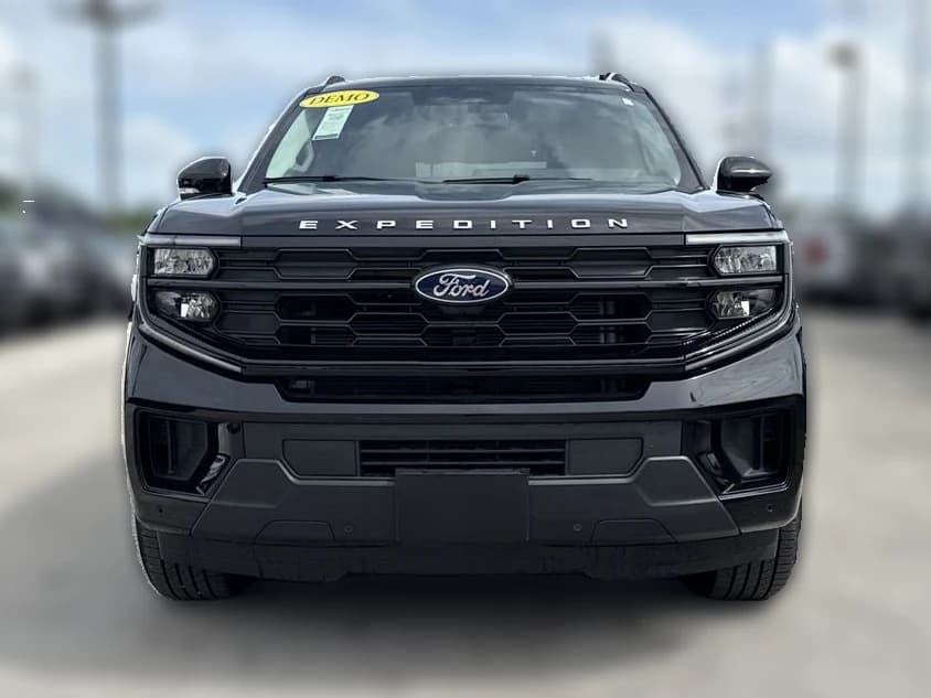 Ford Expedition Max Active 4x2 2026 — side view