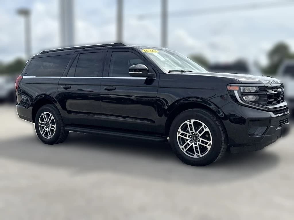 Ford Expedition Max Active 4x2 2026 — side view