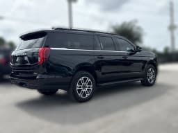 Ford Expedition Max Active 4x2 2026 — side view