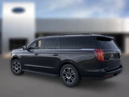 Ford Expedition Max Active 4x2 2026 — side view