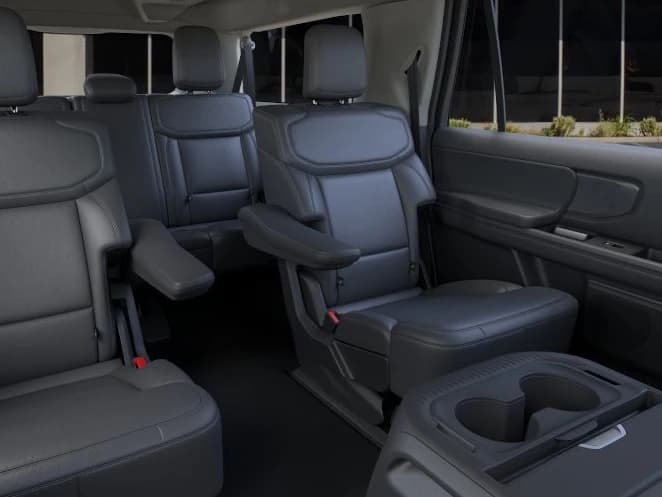 Ford Expedition Max Active 4x2 2026 — side view