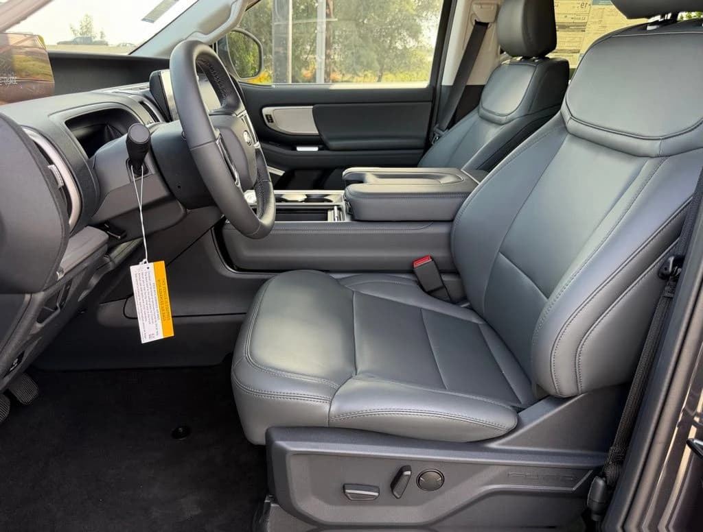 Ford Expedition Max Active 4x2 2026 — side view