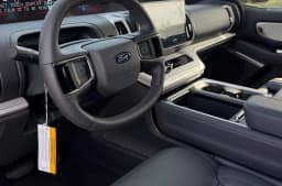 Ford Expedition Max Active 4x2 2026 — side view