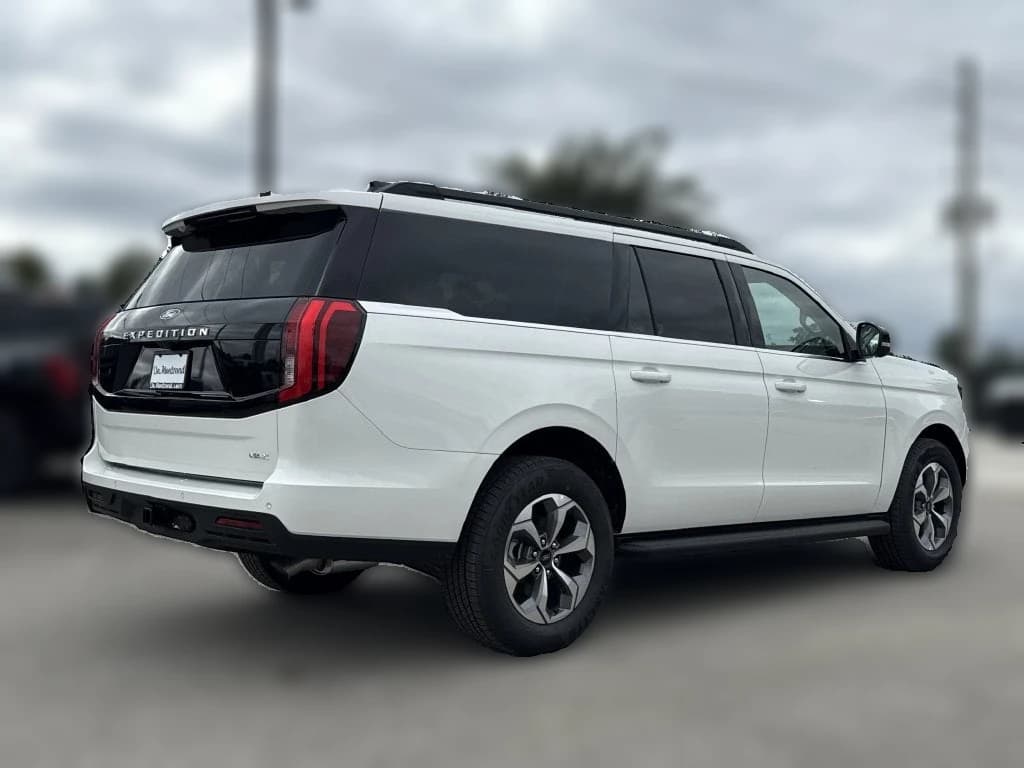 Ford Expedition Max Active 4x2 2027 — side view