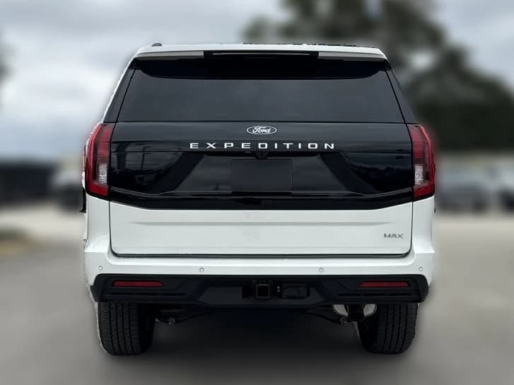 Ford Expedition Max Active 4x2 2027 — side view