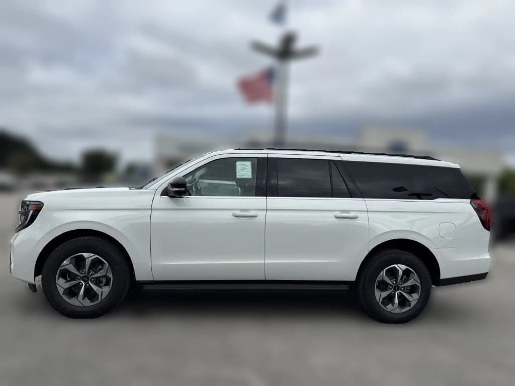 Ford Expedition Max Active 4x2 2027 — side view
