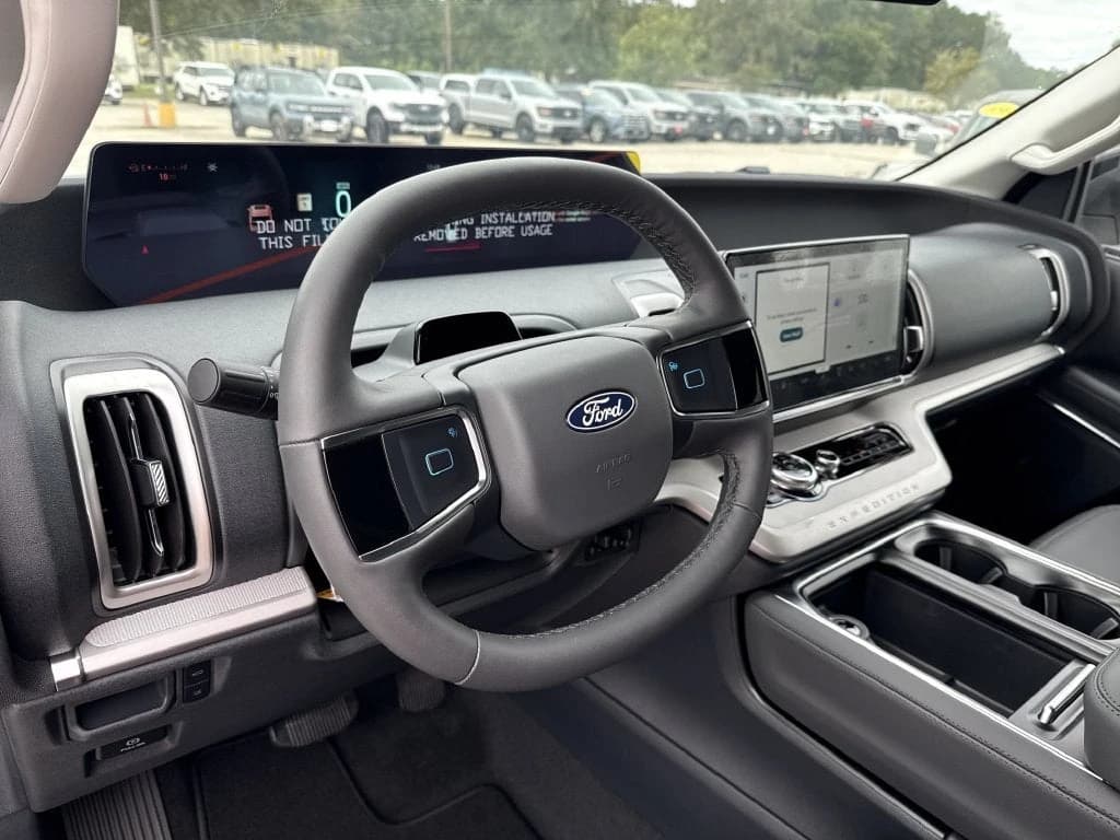 Ford Expedition Max Active 4x2 2027 — side view