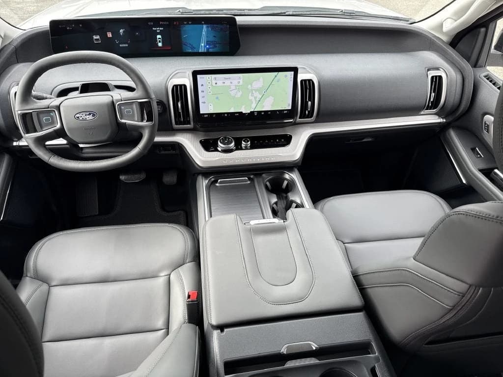 Ford Expedition Max Active 4x2 2027 — side view
