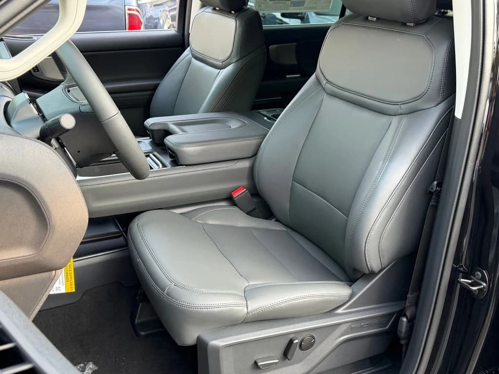 Ford Expedition Max Active 4x4 2027 — side view