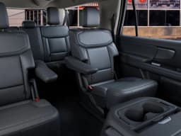 Ford Expedition Max Active 4x4 2027 — side view