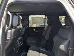Ford Expedition Max Platinum 4x4 2026 — side view