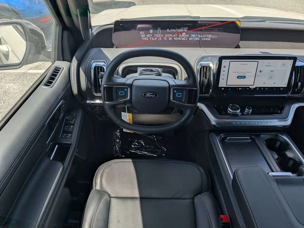 Ford Expedition Max Platinum 4x4 2026 — side view