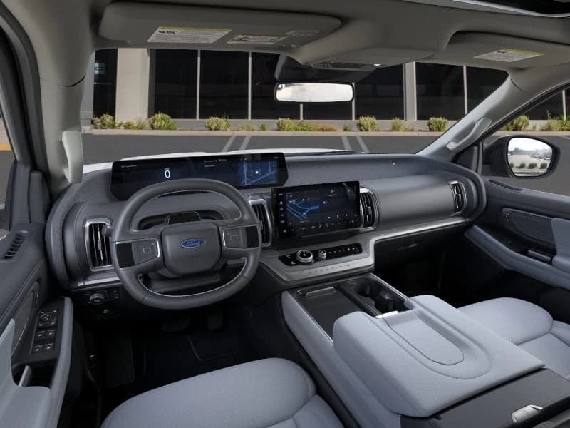 Ford Expedition Max Platinum 4x4 2026 — side view