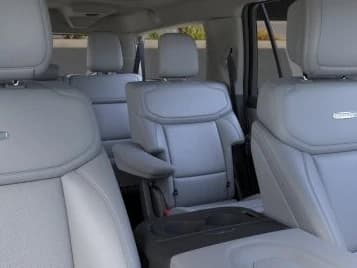 Ford Expedition Max Platinum 4x4 2026 — side view