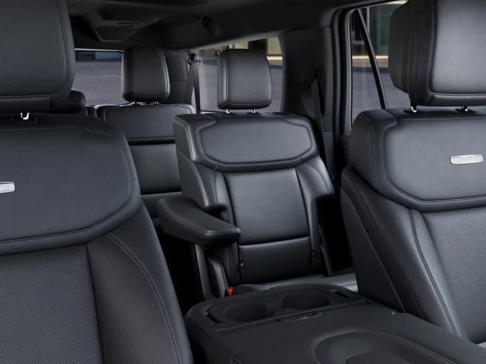 Ford Expedition Max Platinum 4x4 2027 — side view