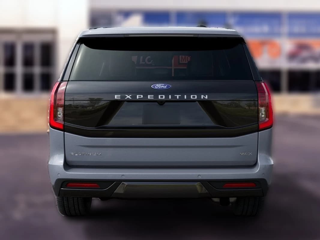 Ford Expedition Max Platinum 4x4 2027 — side view