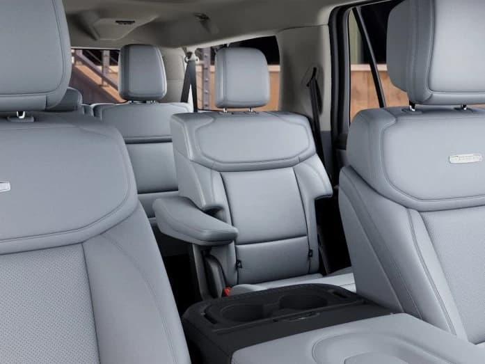 Ford Expedition Max Platinum 4x4 2027 — side view
