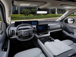 Ford Expedition Max Platinum 4x4 2027 — side view