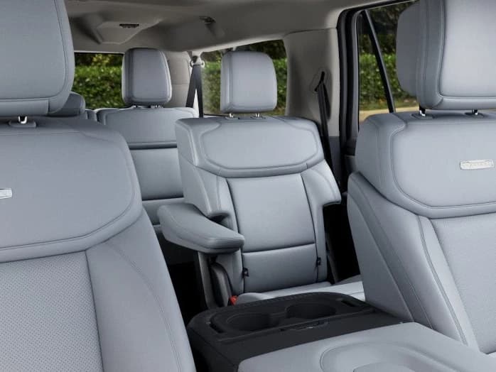 Ford Expedition Max Platinum 4x4 2027 — side view