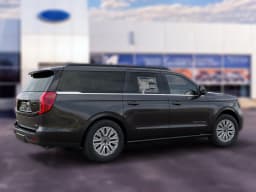 Ford Expedition Max Platinum 4x4 2027 — side view
