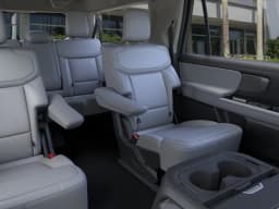 Ford Expedition Max Platinum 4x4 2026 — side view