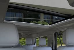 Ford Expedition Max Platinum 4x4 2026 — side view