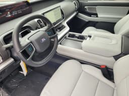 Ford Expedition Max Platinum 4x4 2027 — side view