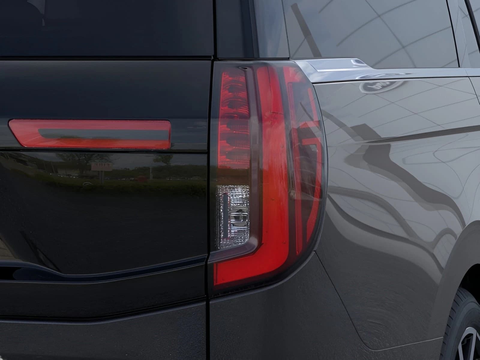 Ford Expedition Max Platinum 4x4 2026 — side view