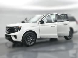 Ford Expedition Max Platinum 4x4 2026 — side view