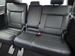 Ford Expedition Max Platinum 4x4 2026 — side view