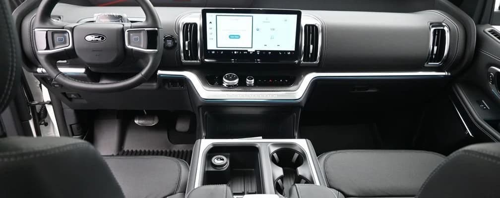 Ford Expedition Max Platinum 4x4 2026 — side view