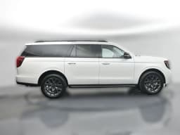 Ford Expedition Max Platinum 4x4 2026 — side view