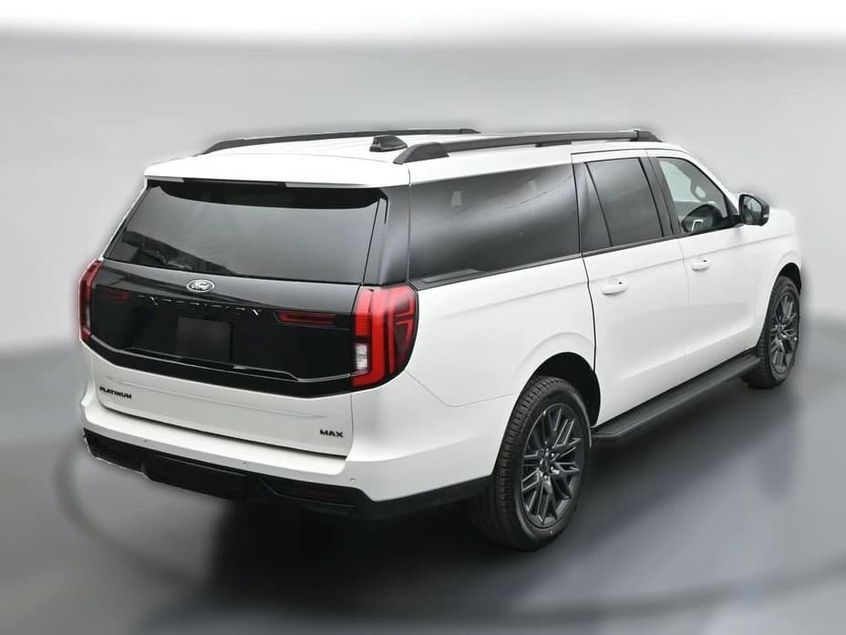 Ford Expedition Max Platinum 4x4 2026 — side view