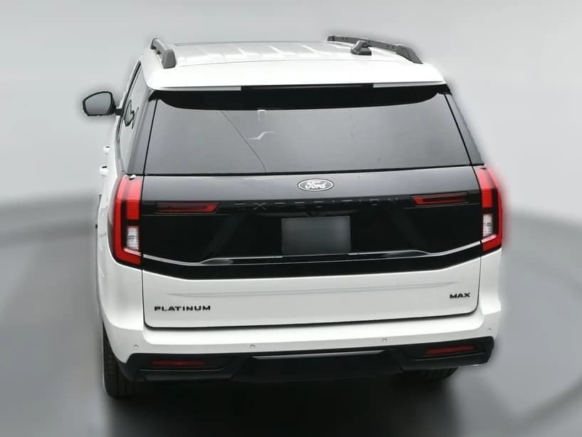 Ford Expedition Max Platinum 4x4 2026 — side view