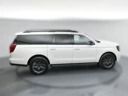 Ford Expedition Max Platinum 4x4 2026 — side view