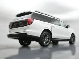 Ford Expedition Max Platinum 4x4 2026 — side view