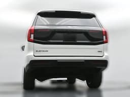 Ford Expedition Max Platinum 4x4 2026 — side view