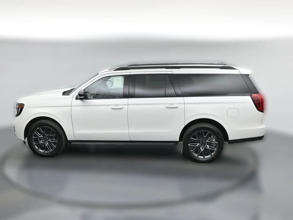 Ford Expedition Max Platinum 4x4 2026 — side view