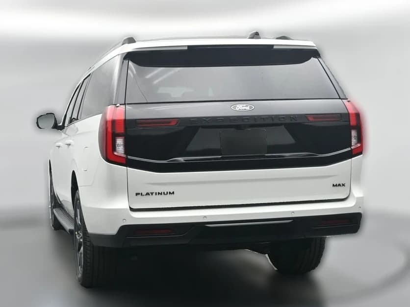 Ford Expedition Max Platinum 4x4 2026 — side view